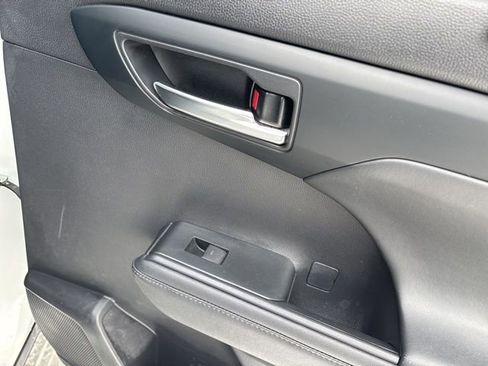 Certified 2023 Toyota Highlander XLE image 16