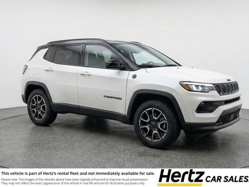 Used 2025 Jeep Compass Trailhawk AWD/4WD image 1