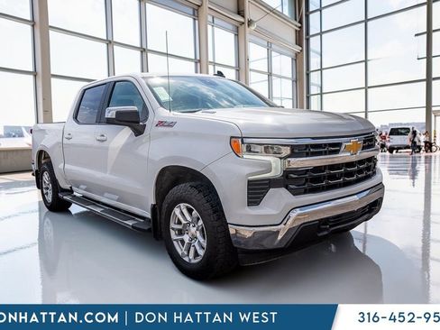 Used 2022 Chevrolet Silverado 1500 LT w/ Diesel Off-Road Package AWD/4WD image 32