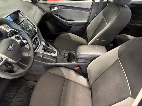 Used 2014 Ford Focus SE w/ SE Winter Package FWD image 30