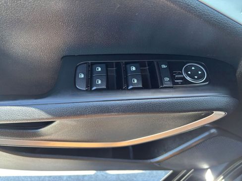 Used 2025 Kia Soul LX w/ LX Technology Package FWD image 18