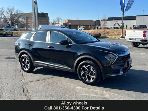 Used 2024 Kia Sportage LX AWD/4WD image 4