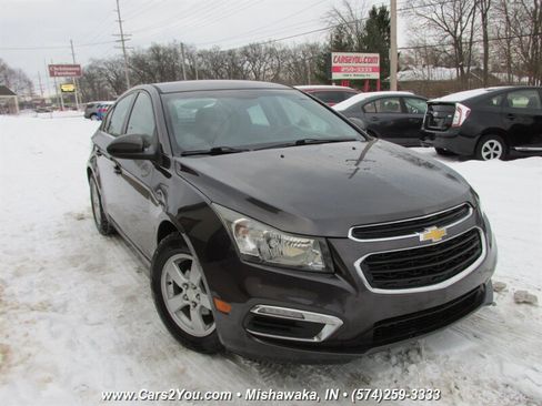 Used 2016 Chevrolet Cruze LT image 1