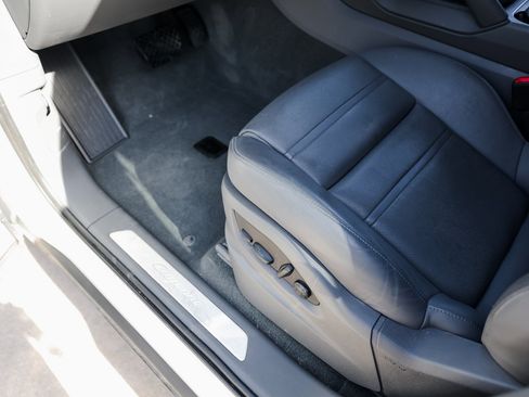 Certified 2022 Porsche Cayenne E-Hybrid image 14