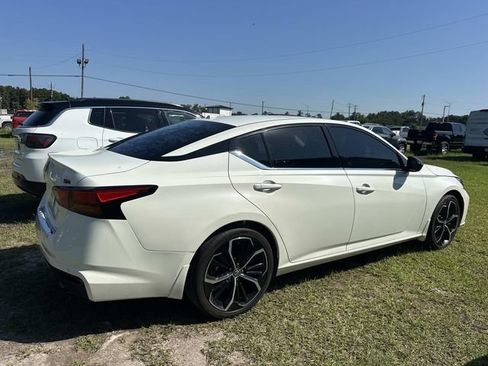 Used 2023 Nissan Altima 2.5 SR FWD image 11