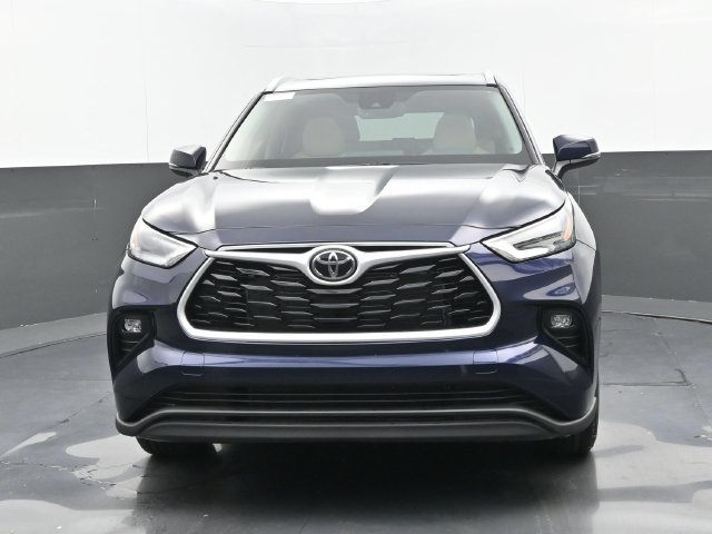 Used 2025 Toyota Highlander XLE FWD image 21
