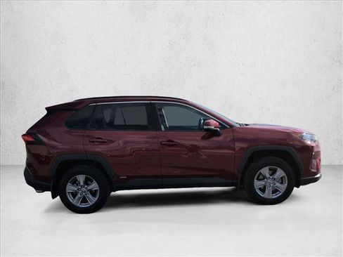 Used 2022 Toyota RAV4 LE image 4