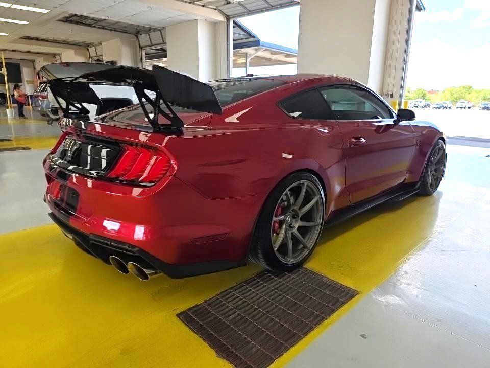 Used 2020 Ford Mustang Shelby GT500 w/ Carbon Fiber Track Pack RWD image 6
