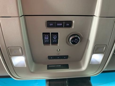 Used 2020 GMC Yukon Denali w/ Open Road Package AWD/4WD image 33