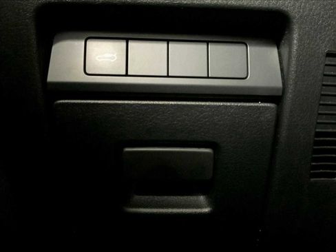 Used 2023 MAZDA MAZDA3 s image 33