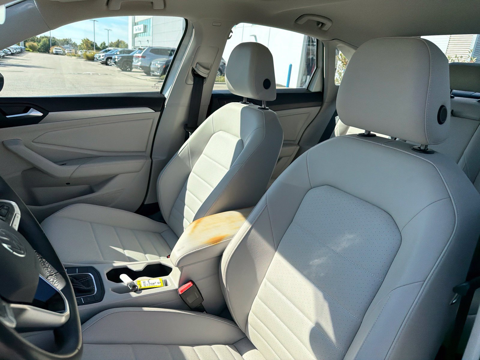 Used 2023 Volkswagen Jetta SE w/ Panoramic Sunroof Package FWD image 18