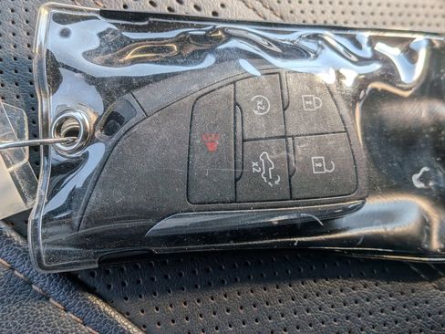 Certified 2023 Chevrolet Silverado 1500 High Country image 38