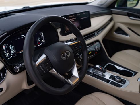Certified 2023 INFINITI QX60 Luxe w/ Vision Package AWD/4WD image 8