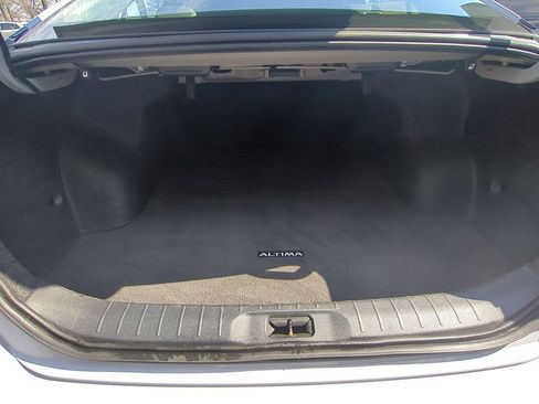 Used 2025 Nissan Altima 2.5 SR AWD/4WD image 28