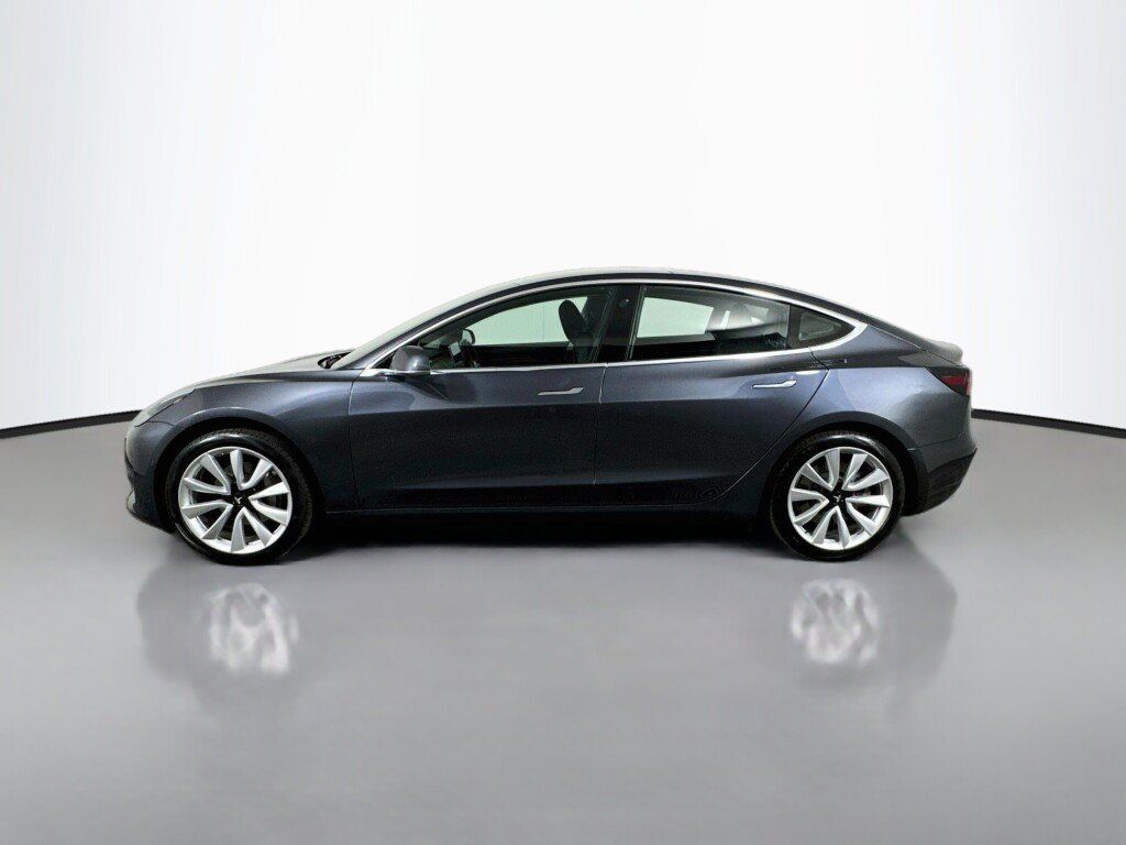 Used 2018 Tesla Model 3 Long Range RWD image 2