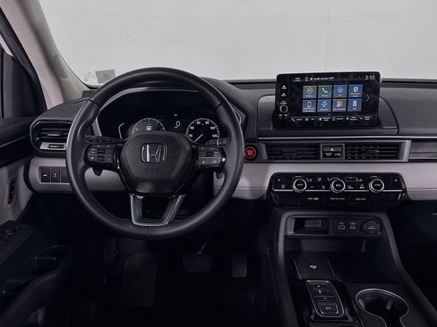 Used 2025 Honda Pilot EX-L image 11