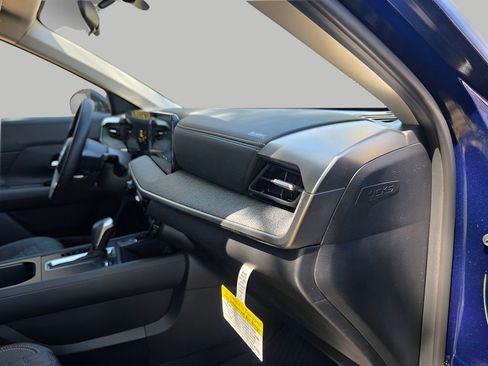 New 2026 Nissan Kicks SV w/ Charging Package FWD image 11