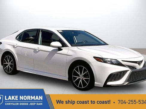 Used 2023 Toyota Camry SE w/ Convenience Package FWD image 1