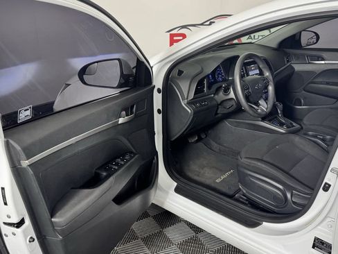 Used 2020 Hyundai Elantra SE w/ Cargo Package (C1) FWD image 10