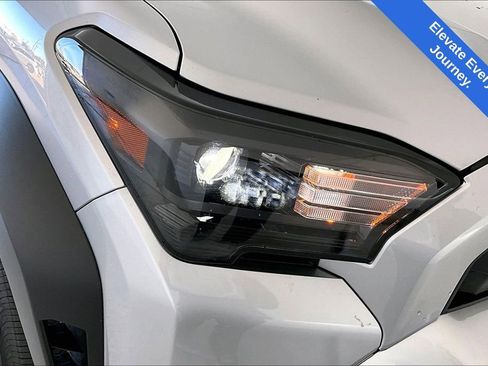 Used 2025 Toyota 4Runner SR5 image 38