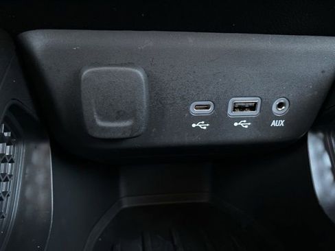 Used 2023 Chevrolet TrailBlazer LS image 28