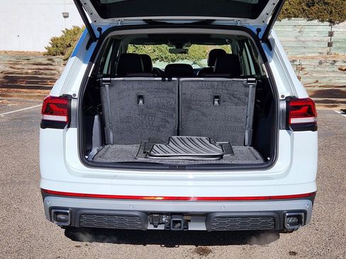 Certified 2025 Volkswagen Atlas Peak Edition SE image 17