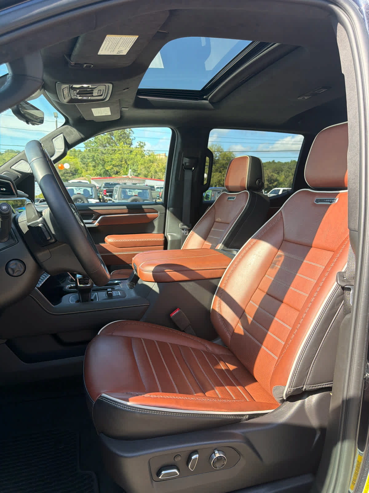 Used 2025 GMC Sierra 1500 Denali Ultimate AWD/4WD image 14