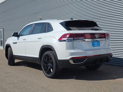 New 2026 Volkswagen Atlas Cross Sport SE image 4