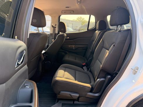 Used 2023 GMC Acadia SLE w/ Driver Convenience Package AWD/4WD image 28