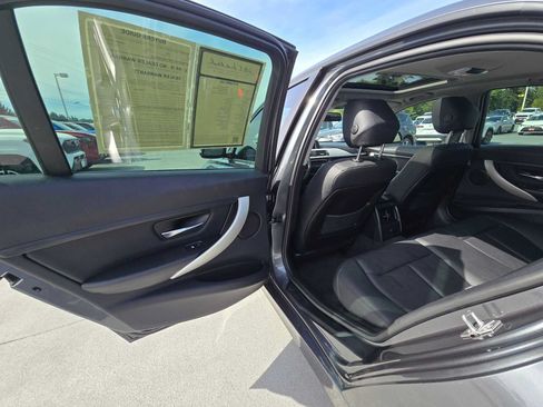 Used 2014 BMW 320i Sedan RWD image 15