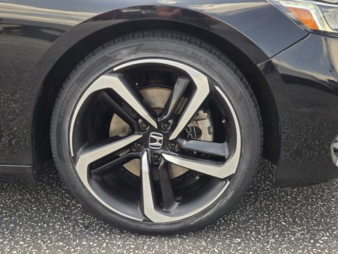 Used 2018 Honda Accord Sport image 5