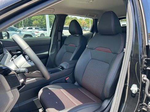 New 2026 Nissan Kicks SR FWD image 19