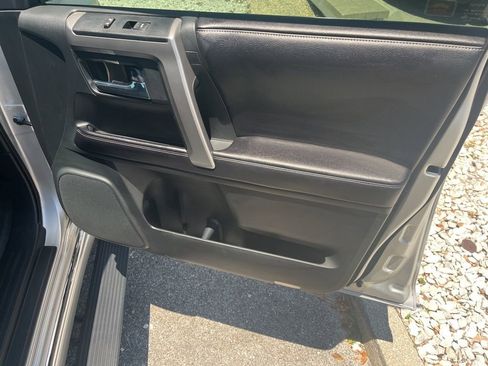 Used 2016 Toyota 4Runner Limited RWD image 6