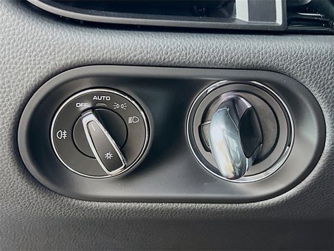 New 2026 Porsche Macan image 11