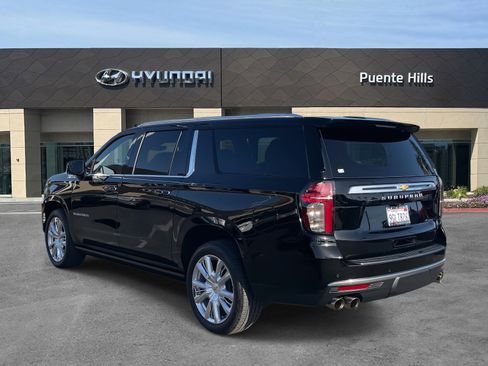 Used 2023 Chevrolet Suburban High Country w/ Premium Package image 4