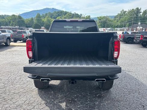 Used 2023 GMC Sierra 1500 Elevation w/ X31 Off-Road Package AWD/4WD image 7