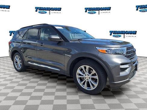 Certified 2020 Ford Explorer XLT w/ Equipment Group 202A RWD image 3
