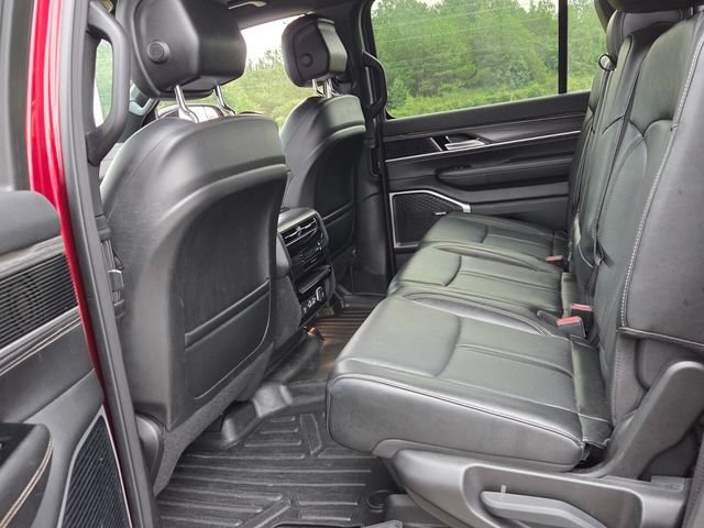 Used 2023 Jeep Wagoneer Series II AWD/4WD image 8