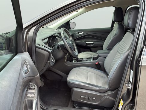 Used 2017 Ford Escape SE w/ Equipment Group 201A FWD image 13