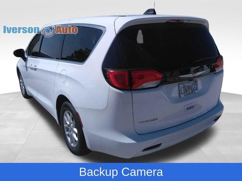 Used 2023 Chrysler Voyager LX FWD image 5