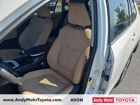 Used 2021 Toyota RAV4 XLE w/ Convenience Package AWD/4WD image 10