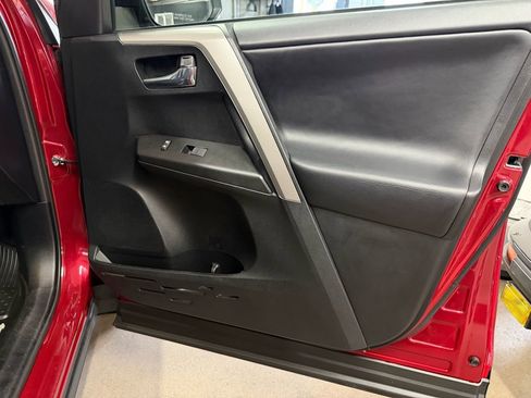 Used 2018 Toyota RAV4 XLE w/ Plus Extra Value Package image 26