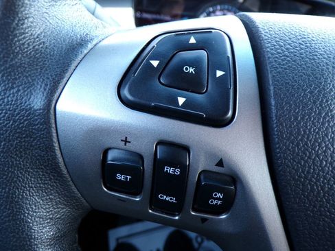 Used 2015 Ford Taurus SEL w/ Equipment Group 201A FWD image 31