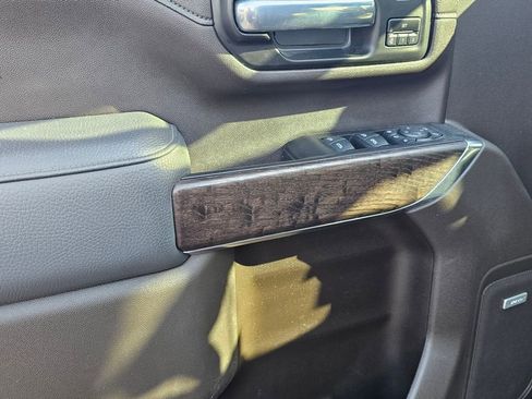 Used 2021 GMC Sierra 2500 Denali w/ Denali Black Diamond Edition image 6