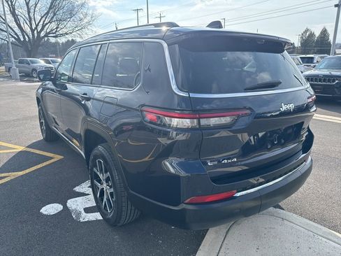 Used 2023 Jeep Grand Cherokee L Limited w/ Luxury Tech Group II image 5