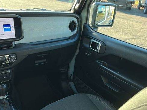 Used 2024 Jeep Wrangler Unlimited AWD/4WD image 26