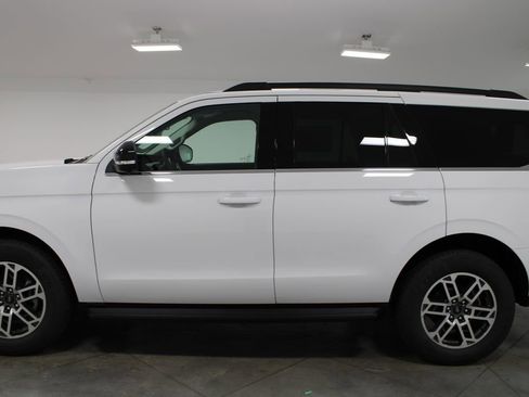 New 2026 Ford Expedition Active RWD image 5