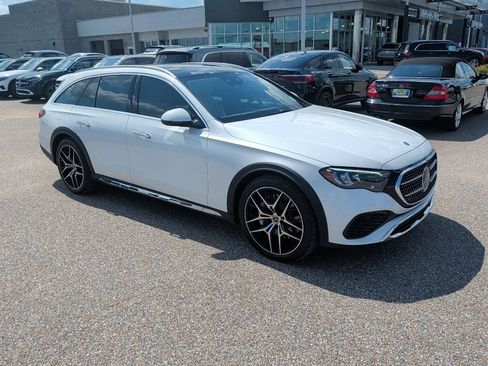 Used 2025 Mercedes-Benz E 450 4MATIC All-Terrain Wagon image 2