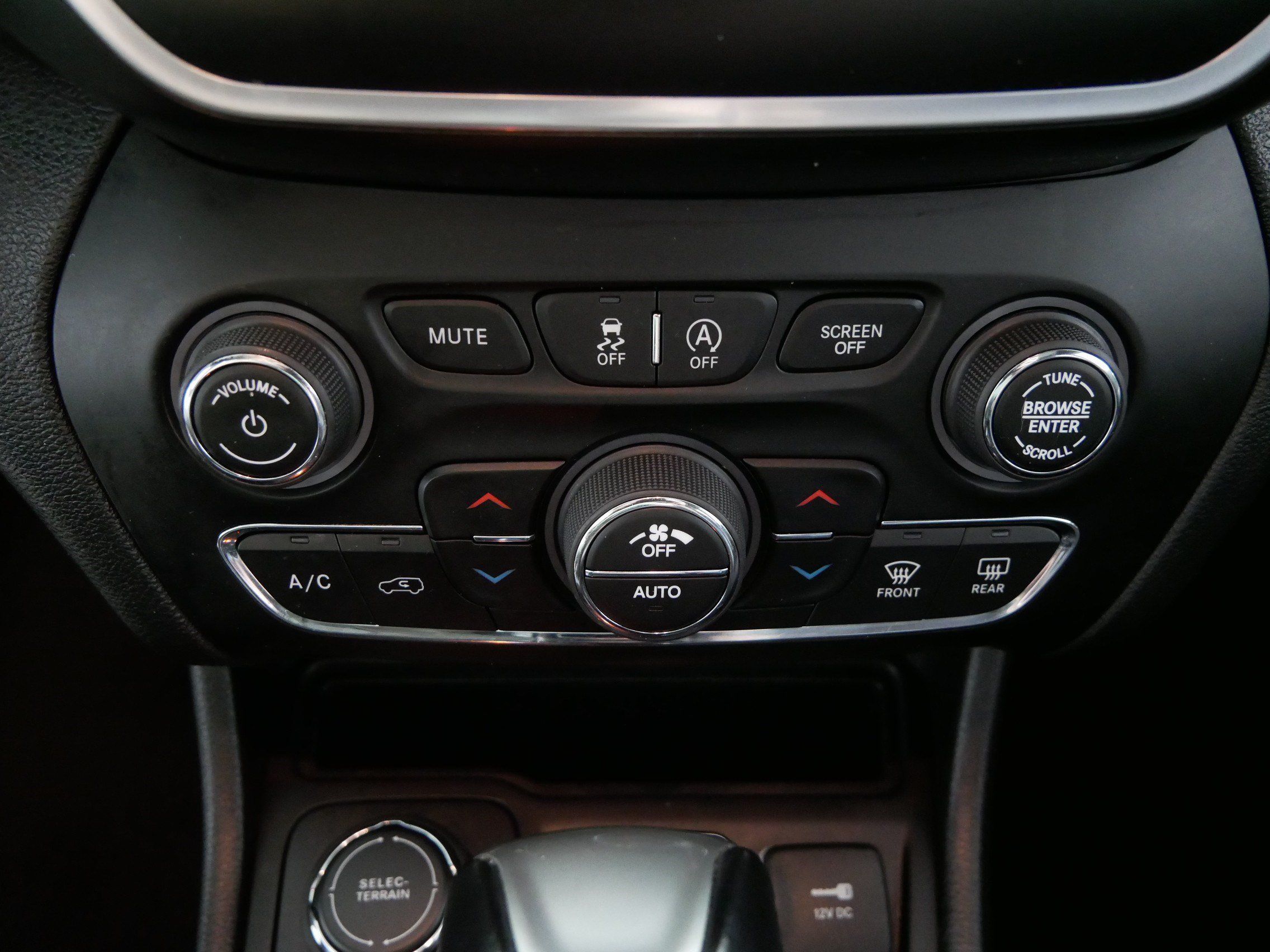 Used 2021 Jeep Cherokee Latitude Lux 80th Anniv w/ Quick Order Package 26U 80TH AWD/4WD image 23