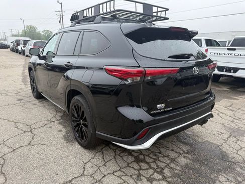 Used 2023 Toyota Highlander XSE AWD/4WD image 3